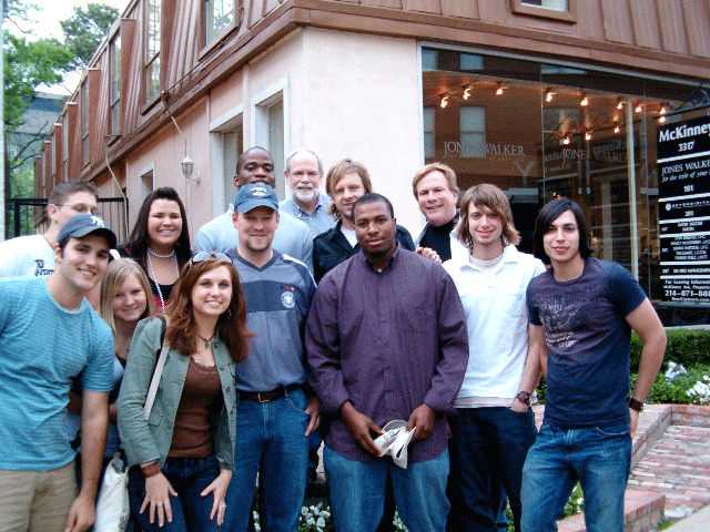 picture of the Paiedeia College Society Students standing in front of a resturant