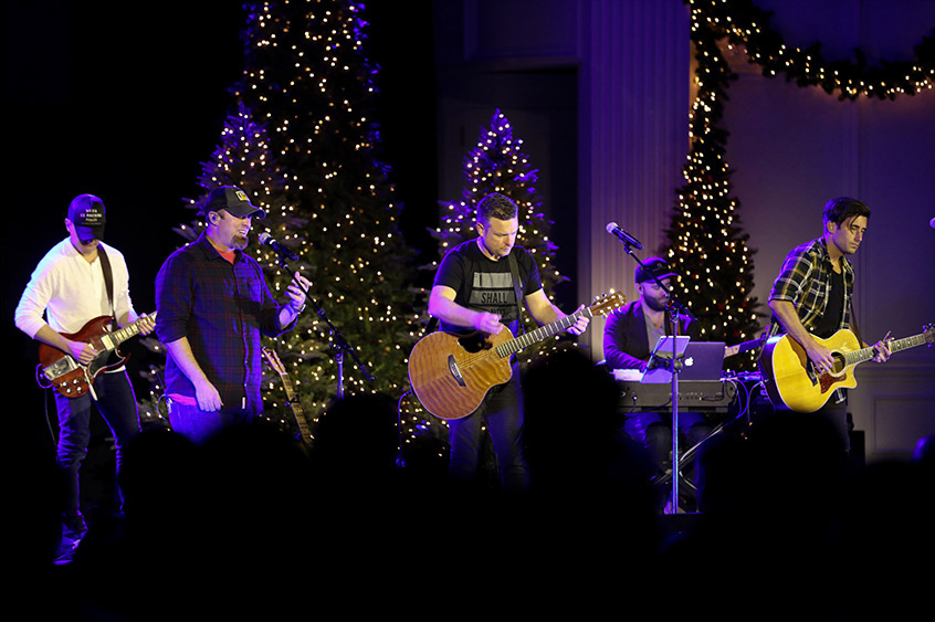 Shane and Shane perform in the chapel with Phil Wickham at their side