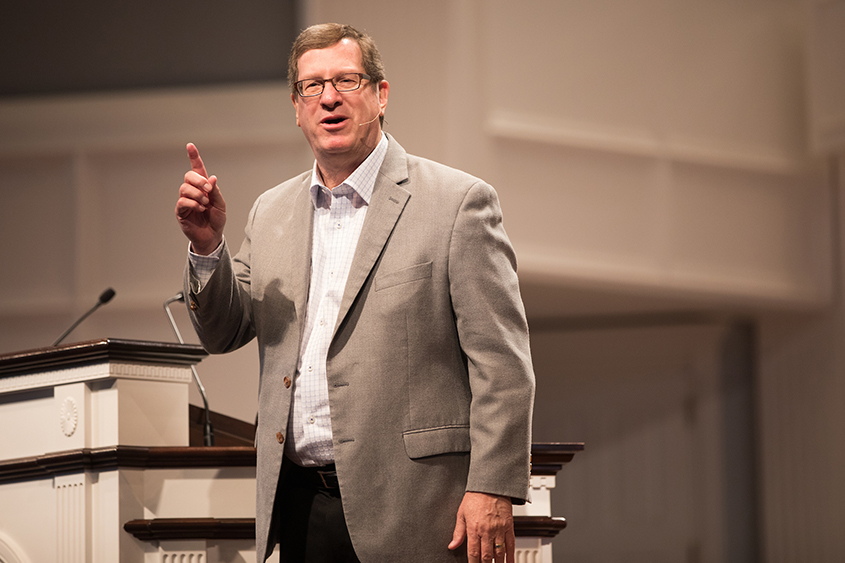 Lee Strobel addresses students in Chapel