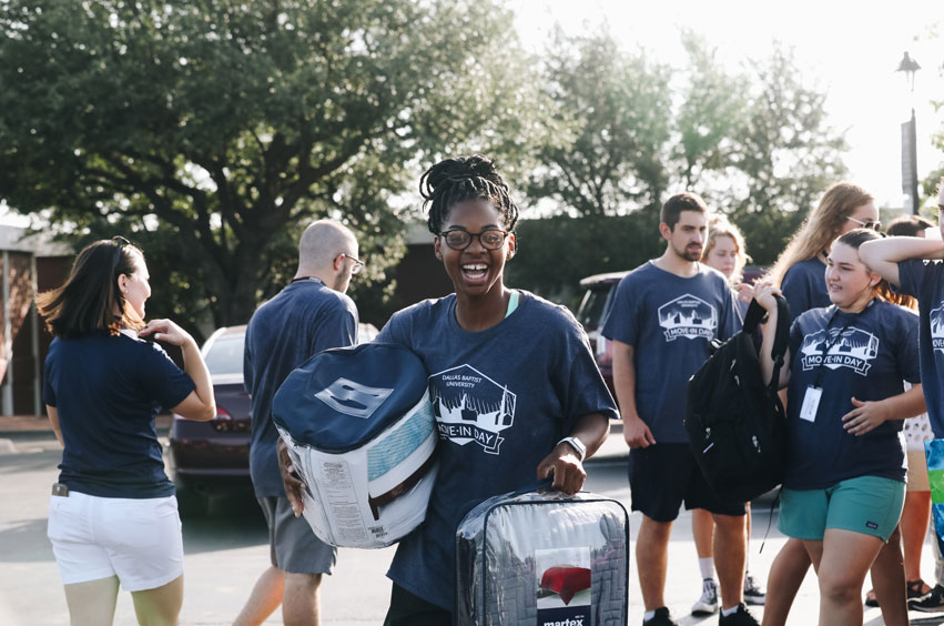 SWAT leaders help students move into DBU