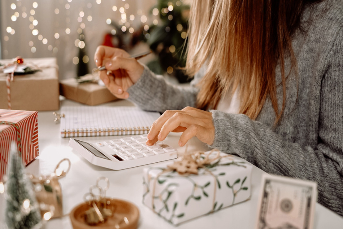 college student budgeting for Christmas gifts in Dallas, Texas