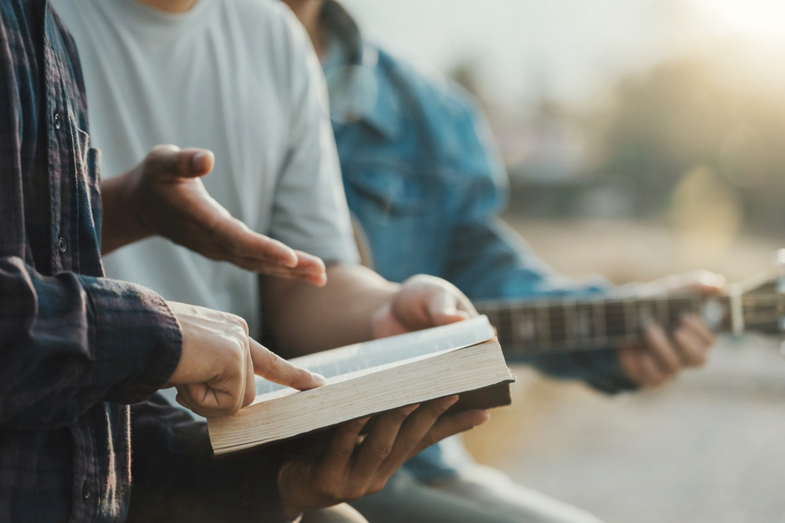 people reading the Bible in Dallas, Texas