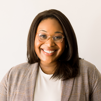 headshot of Dr. Simone Robinson