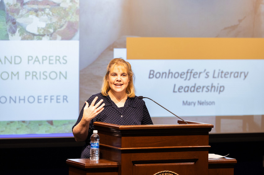 Dr. Mary Nelson presenting at the Friday Symposium in Dallas