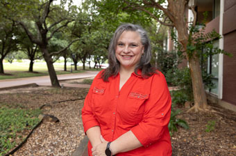 DBU Professor of Psychology Dr. Jennifer Burgess on the DBU campus