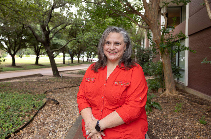 DBU Professor of Psychology Dr. Jennifer Burgess on the DBU campus